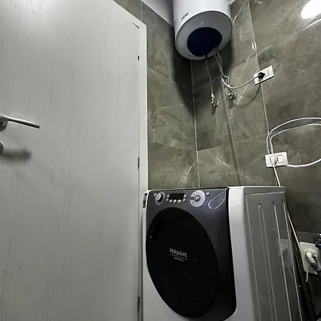 Apartman At Bruno And Biancas Tirana